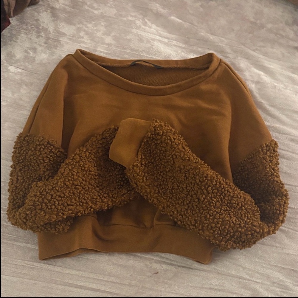 Cropped brown sweater with fuzzy sleeves